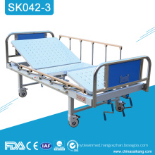 SK042-3 Medical Equipment Hospital Manual Treatment Beds With 2 Cranks